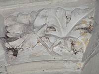 Selles sur Cher, Eglise Notre-Dame-la-Blanche, Chapiteau, Motif floral (05)